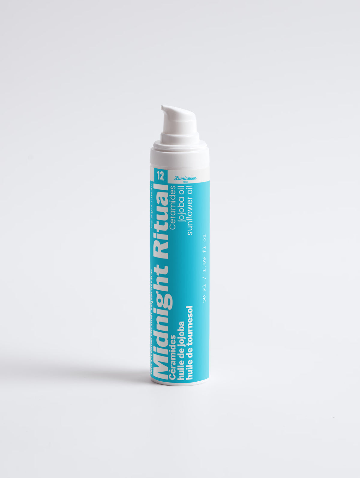 Visuel associé à Midnight Ritual de Luminesse Paris, crème de nuit riche pour le visage aux céramides et glycosphingolipides. Image de présentation du soin nocturne formulé avec beurre de cacao, beurre de karité, huiles de jojoba et de tournesol, Sodium PCA et acide hyaluronique.
