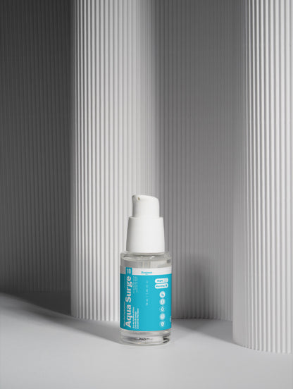 Visuel complémentaire consacré à Aqua Surge, gel hydratant visage de Luminesse Paris.