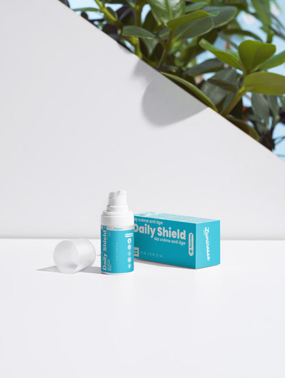 Visuel de galerie associé à Daily Shield de Luminesse Paris, crème de jour hydratante pour le visage.