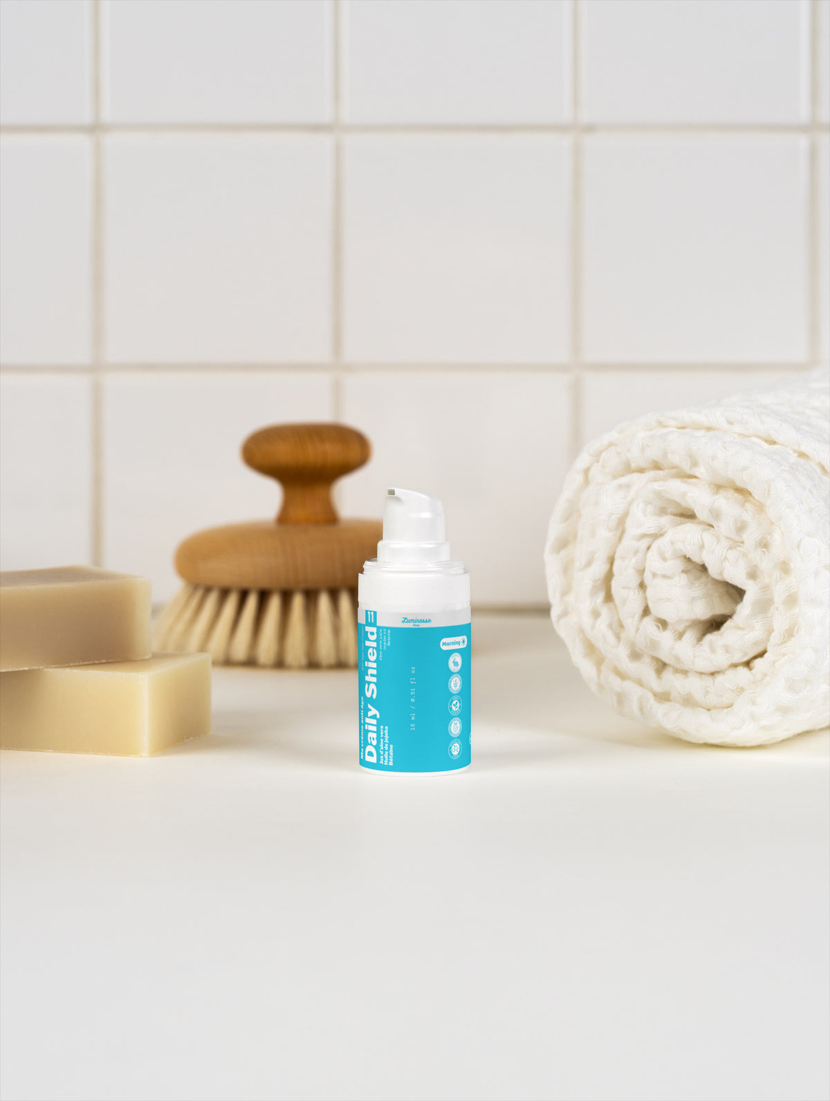 Visuel de galerie associé au soin Daily Shield de Luminesse Paris pour la routine du matin.