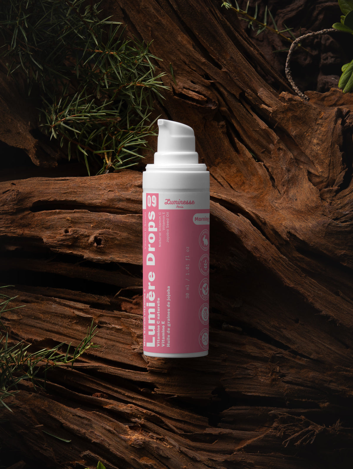 Illustration complémentaire associée à Lumière Drops de Luminesse Paris, sérum vitamine C pour le visage.