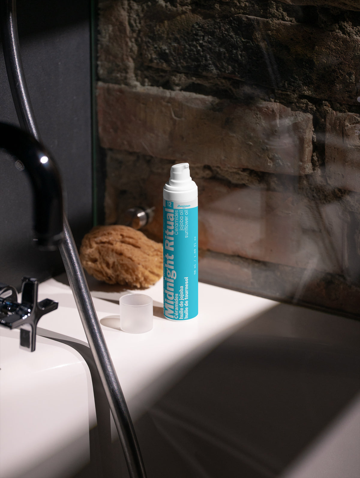 Illustration de galerie associée à Midnight Ritual, crème de nuit visage de Luminesse Paris.