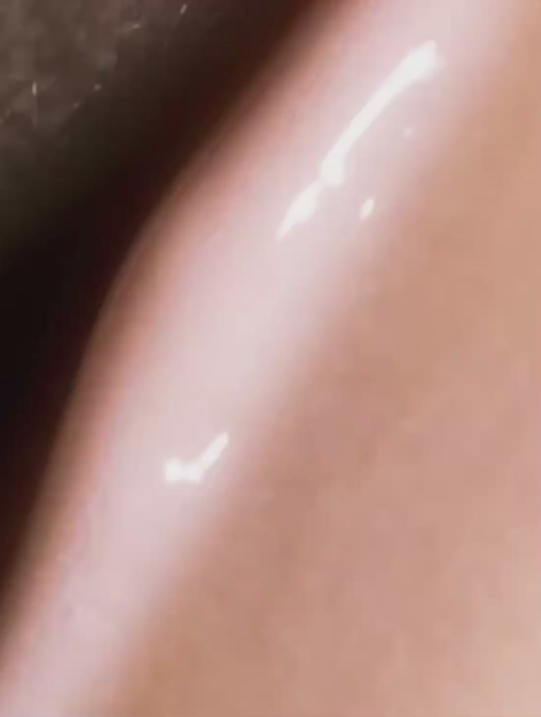 Présentation vidéo de Forever Young, sérum visage anti-âge aux peptides de Luminesse Paris.