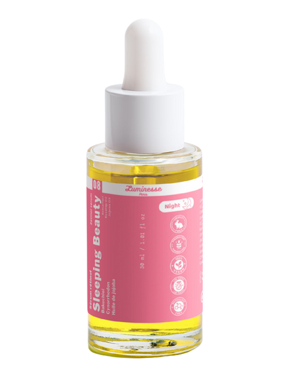 Packshot détouré de Sleeping Beauty n°08 de Luminesse Paris, flacon compte-gouttes de 30 ml contenant une huile jaune. Le soin est présenté seul sur fond transparent avec une étiquette rose, un compte-gouttes blanc et la mention Night visible sur le packaging.